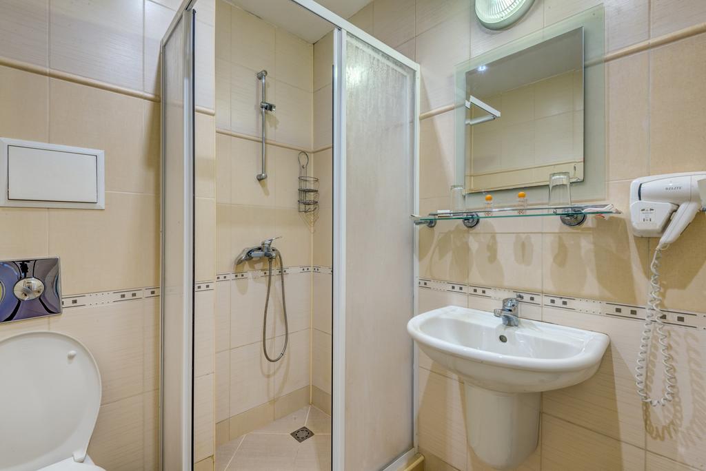 CAPRI_HOTEL_NESSEBAR_BULGARIA_AIR_TOUR_TRAVEL